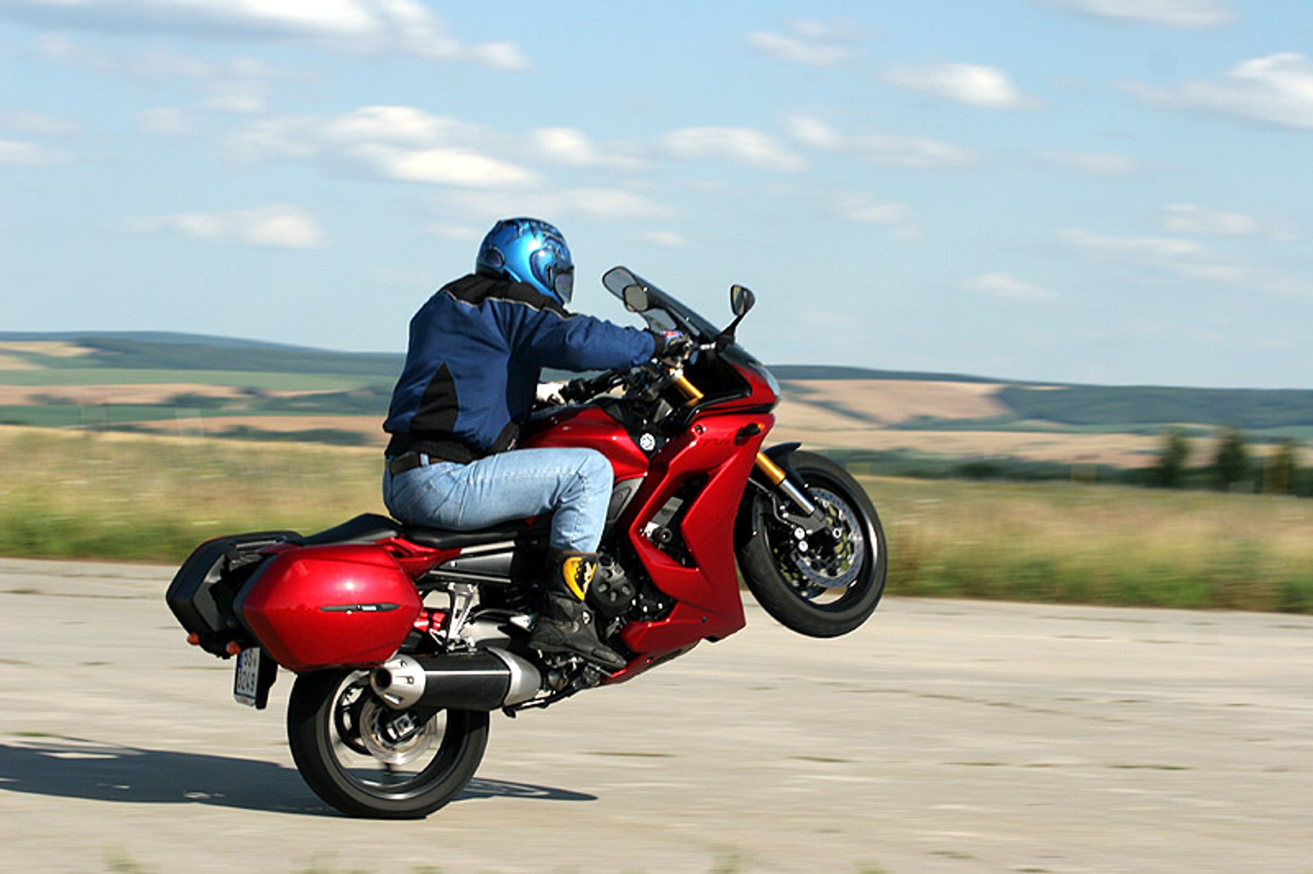 Yamaha FZ1 Grand Tourismo: sportowiec czy turysta? (test)