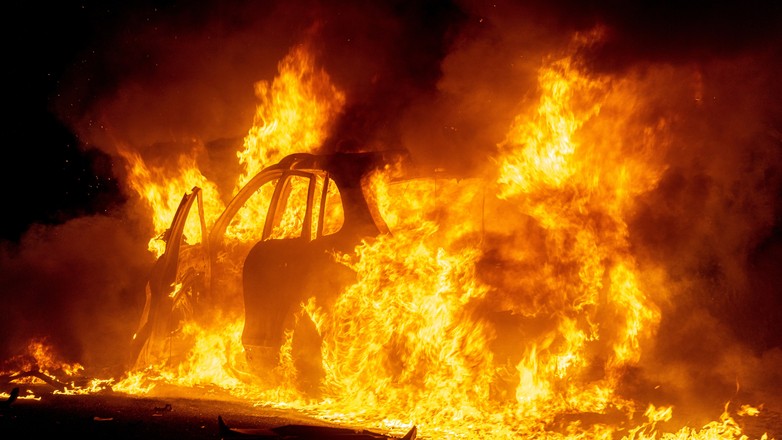 Pożar samochodu - zdj. ilustracyjne
