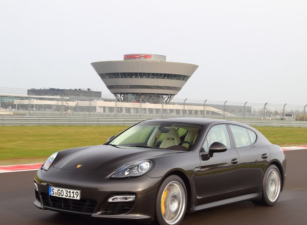 Porsche Panamera Turbo S idealne na tor