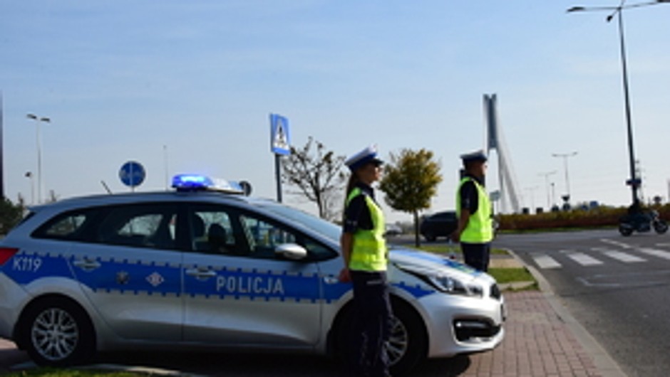 Policjanci prowadzili rutynową kontrolę. Zatrzymali 8 praw jazdy