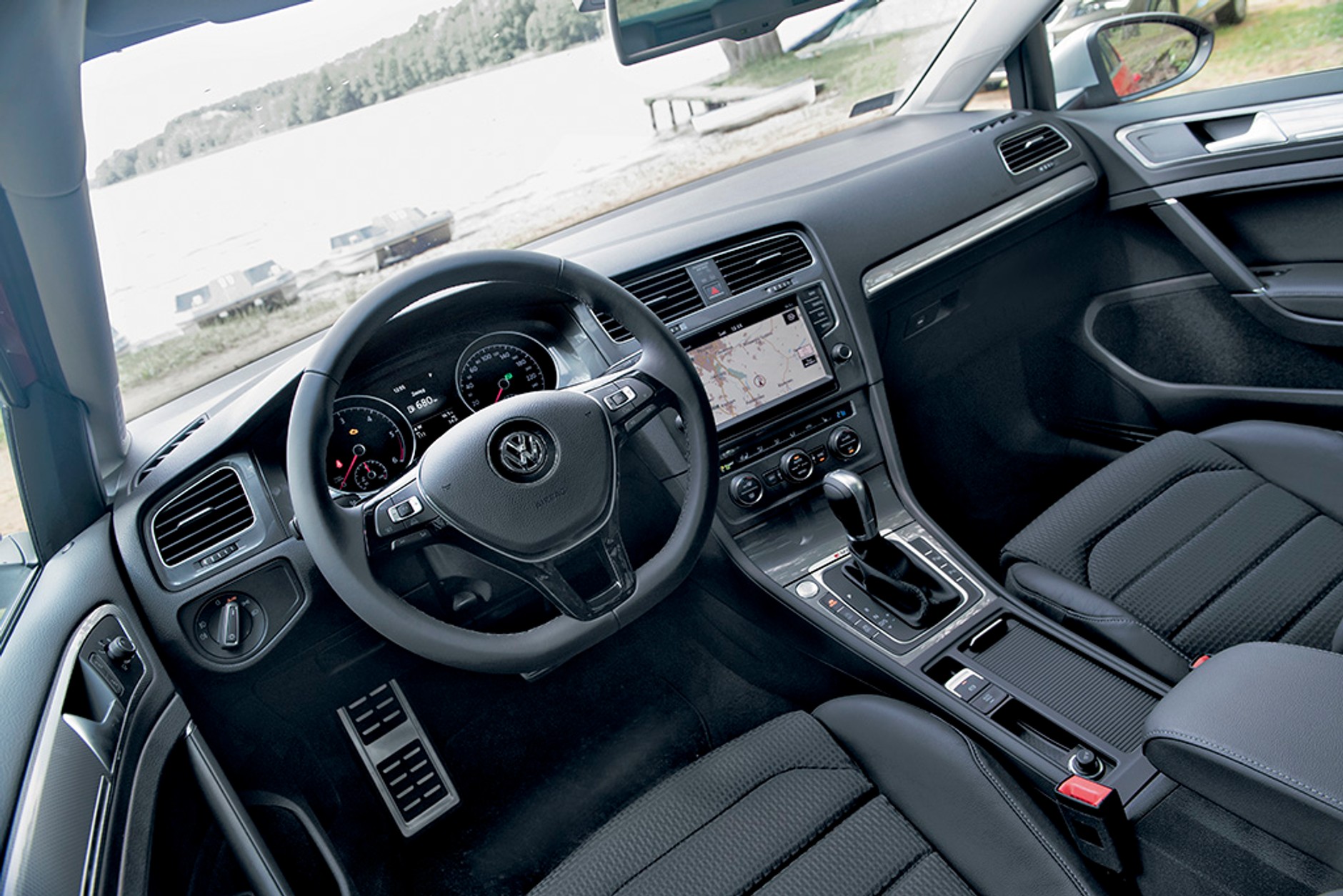 Uterenowione kombi - Seat Leon X-Perience kontra Skoda Octavia Scout i Volkswagen Golf Alltrack