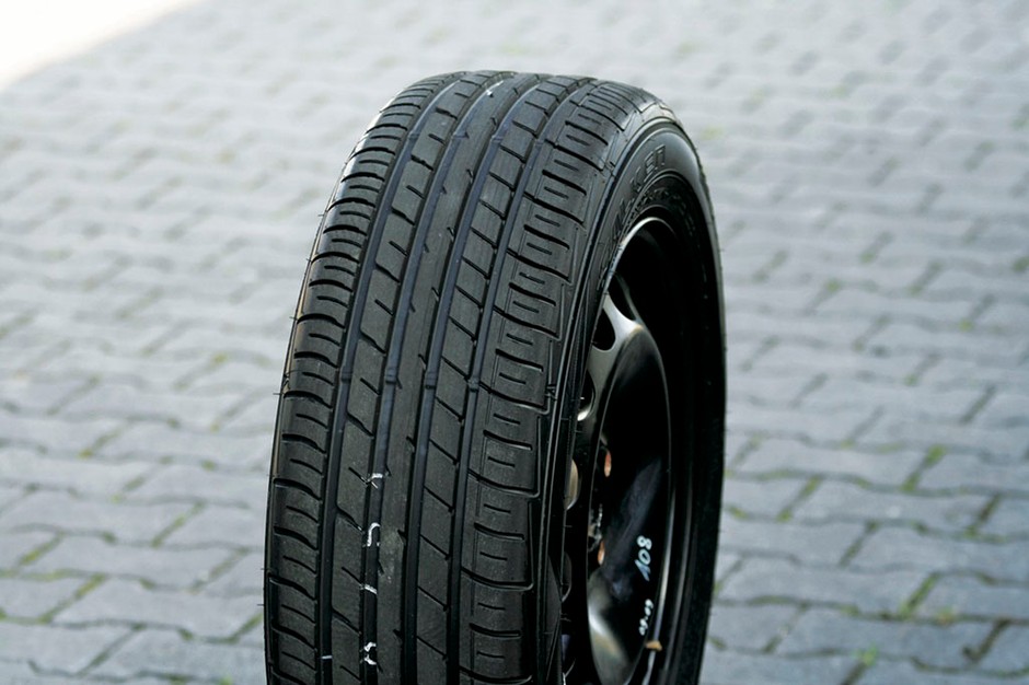 Falken
Ziex ZE914 Ecorun 
91 V
ok. 1100 zł/kpl. Ocena zadowalająca