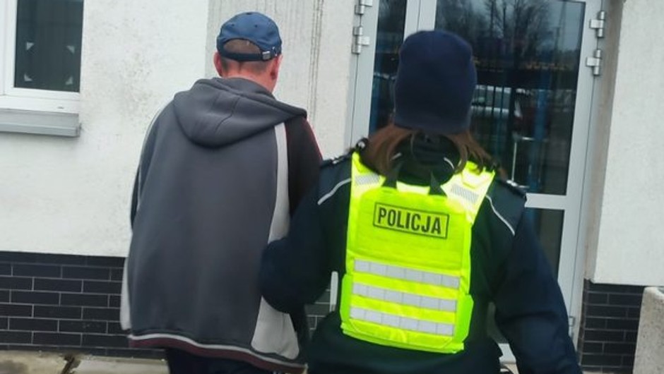 Policjanci zatrzymali kierowcę dostawczaka. Padła niemoralna propozycja