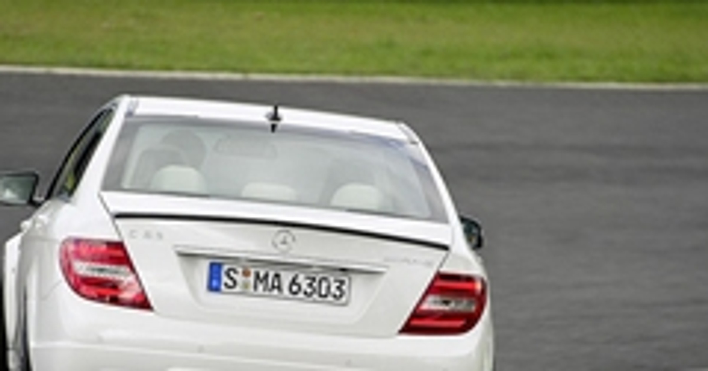 Mercedes C63 AMG daje z siebie jeszcze więcej