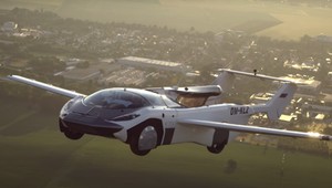 Przyszłość nadleciała. Słowacki AirCar napędzany silnikiem BMW zaliczył 35-minutowy lot 