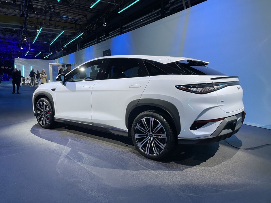BYD Sealion 7