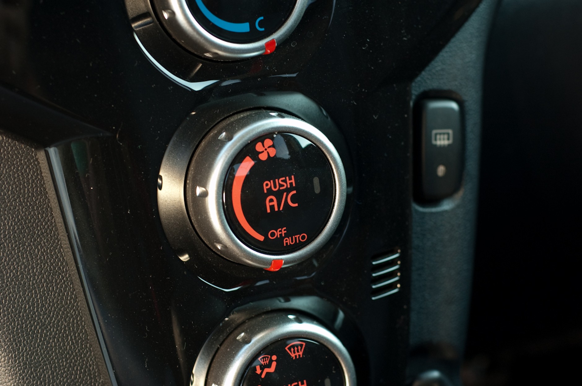 Peugeot iOn – uzależniony od elektryczności