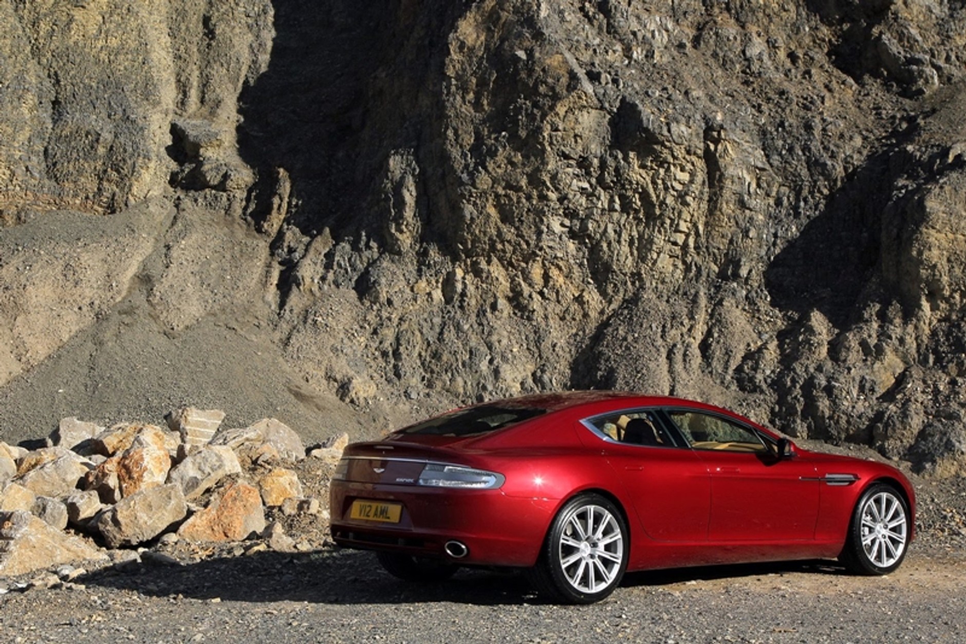 Aston Martin Rapide – z pięknem trzeba obcować