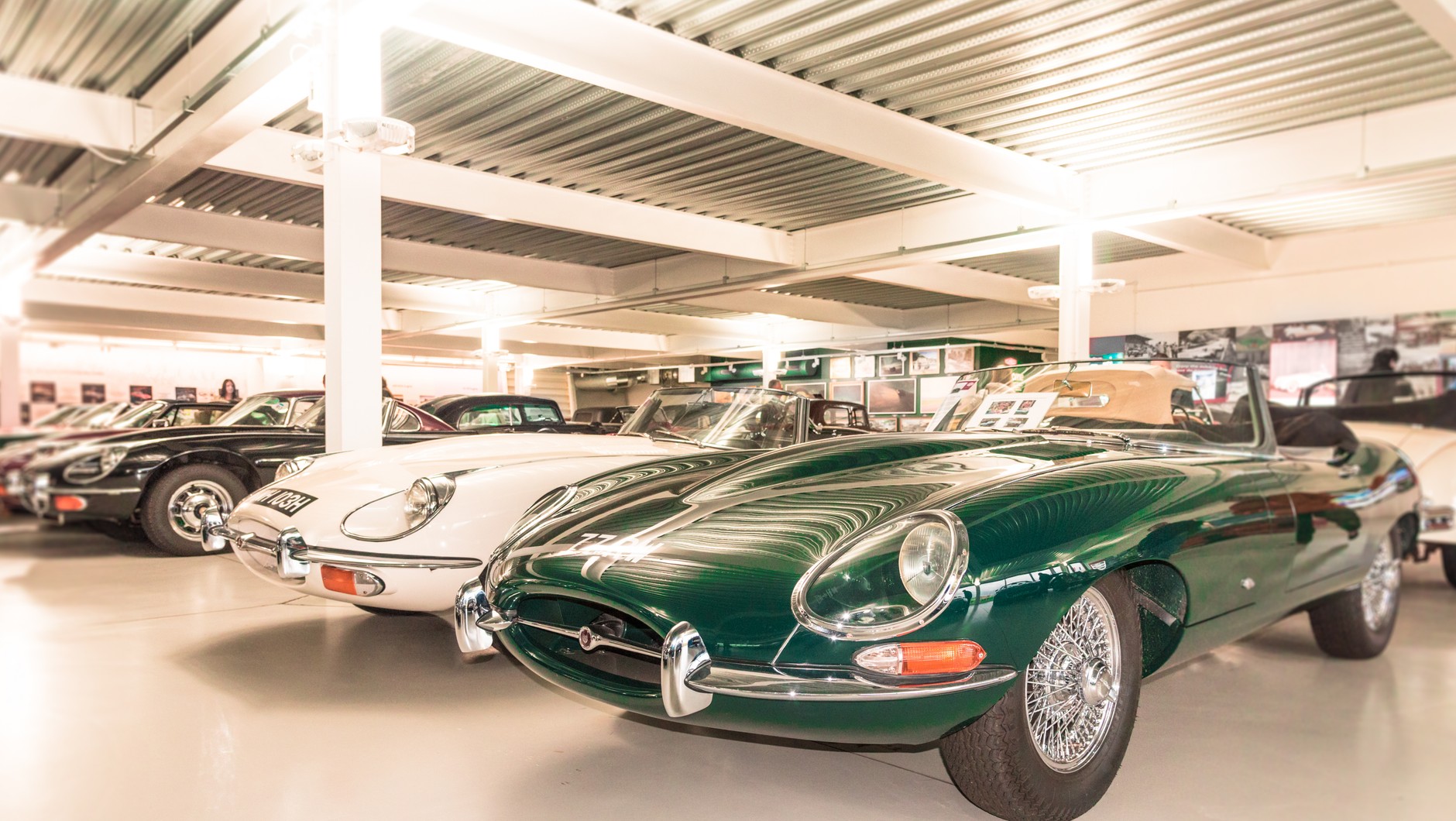 Wystawa samochodów Jaguar w British Motor Museum