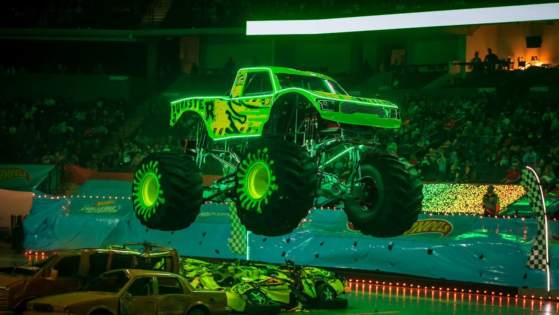 Hot Wheels Monster Trucks Live™ Glow Party™