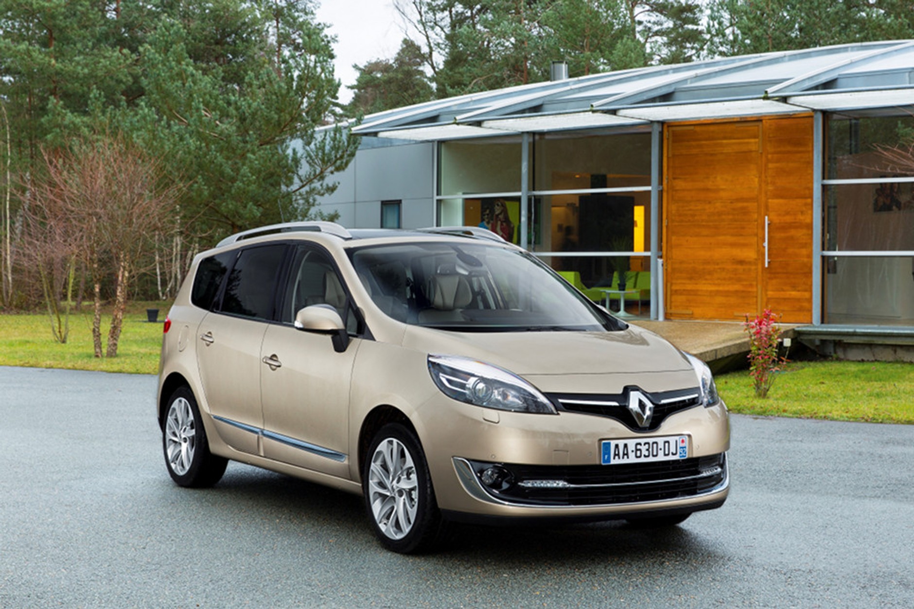 Renault Scenic po kolejnym liftingu