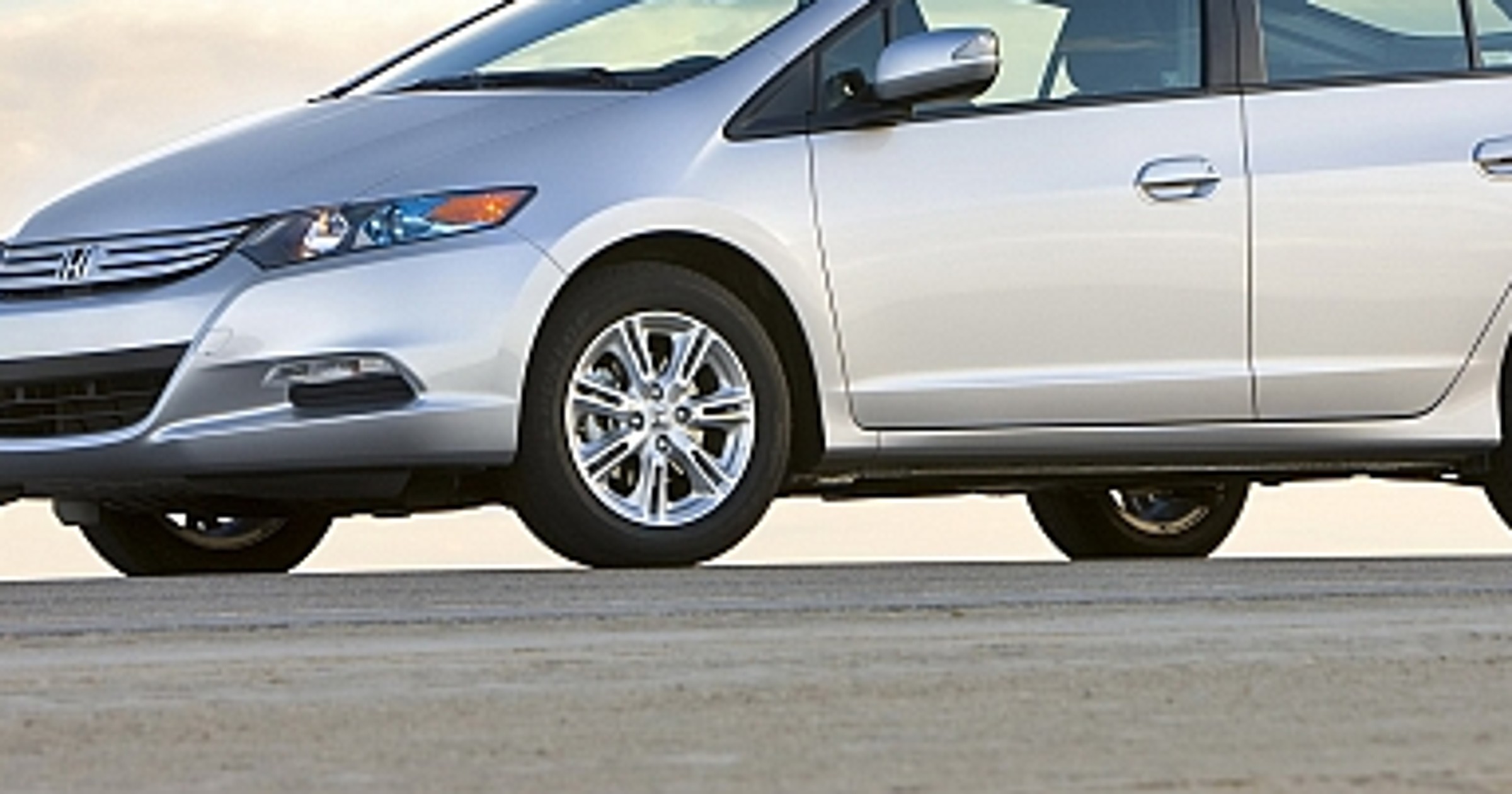 Honda Insight Hybrid - pierwsze oficjalne zdjęcie wersji produkcyjnej