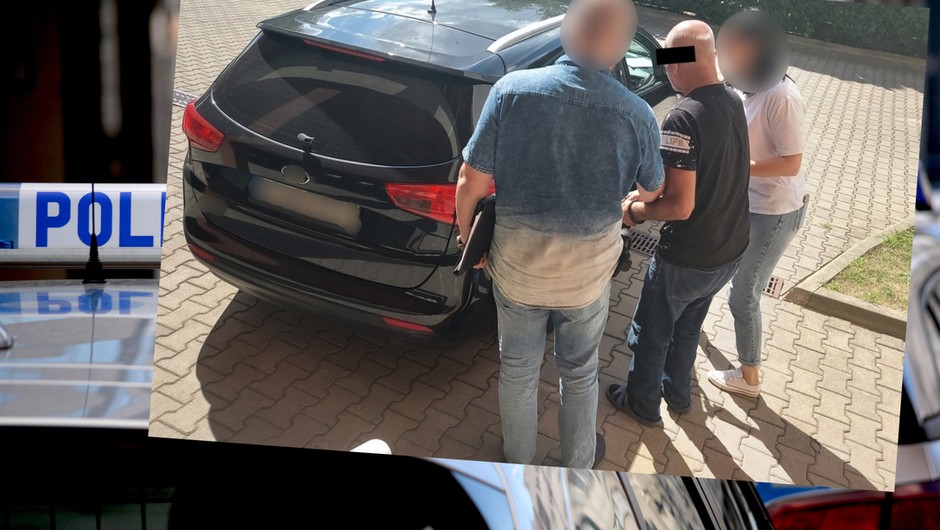 Policjanci aresztowali 67-letniego kierowcę Forda, który będąc pijanym najpierw potrącił pieszą na chodniku, a później czołowo zderzył się z Peugeotem
