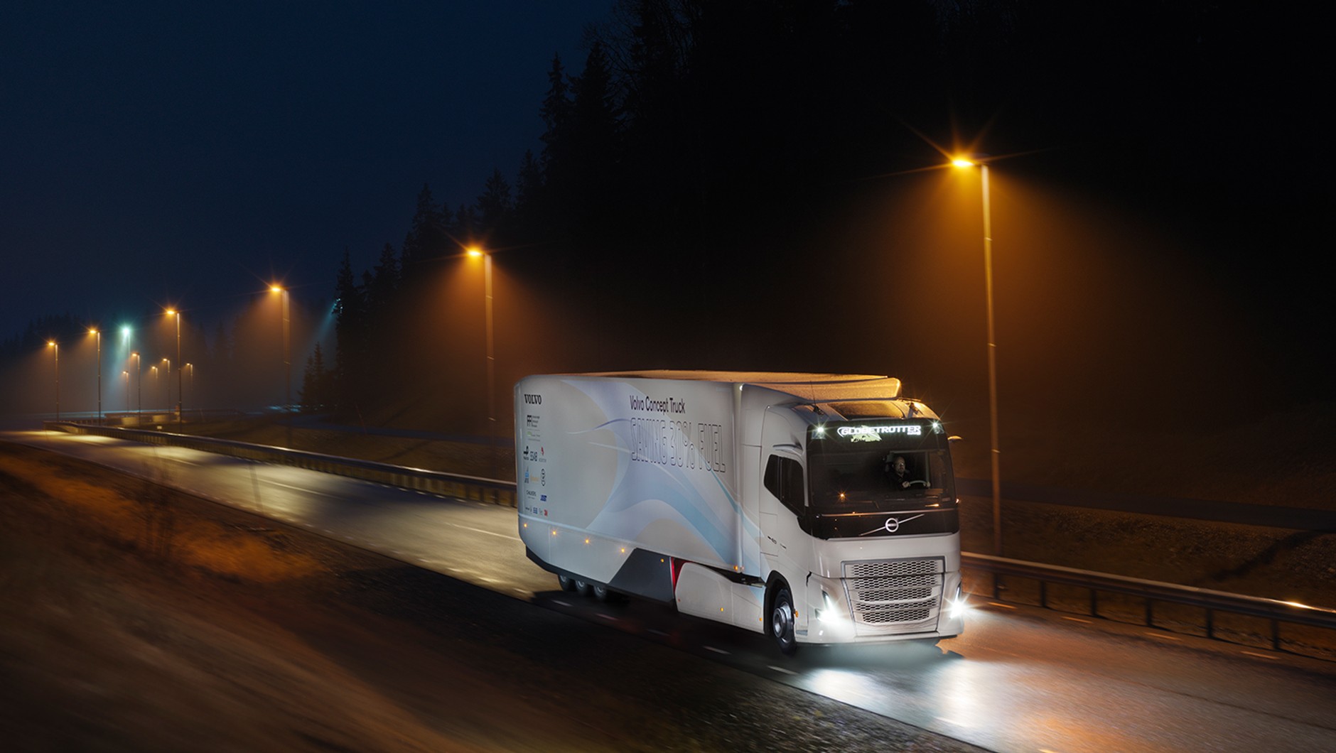 Według Volvo Concept Truck może jeździć w trybie elektrycznym przez 10 km