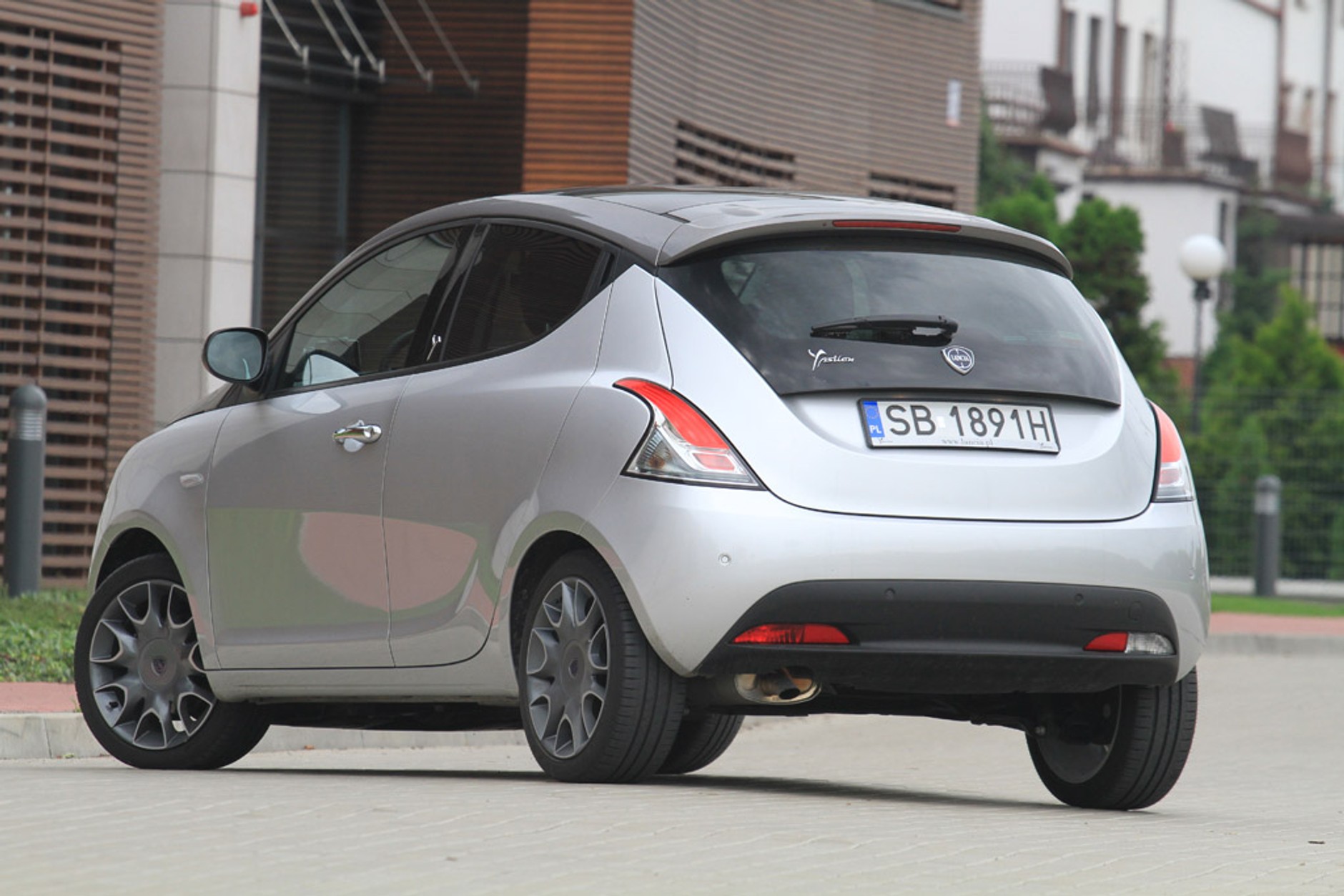 Lancia Ypsilon: elegancka tylko na pokaz