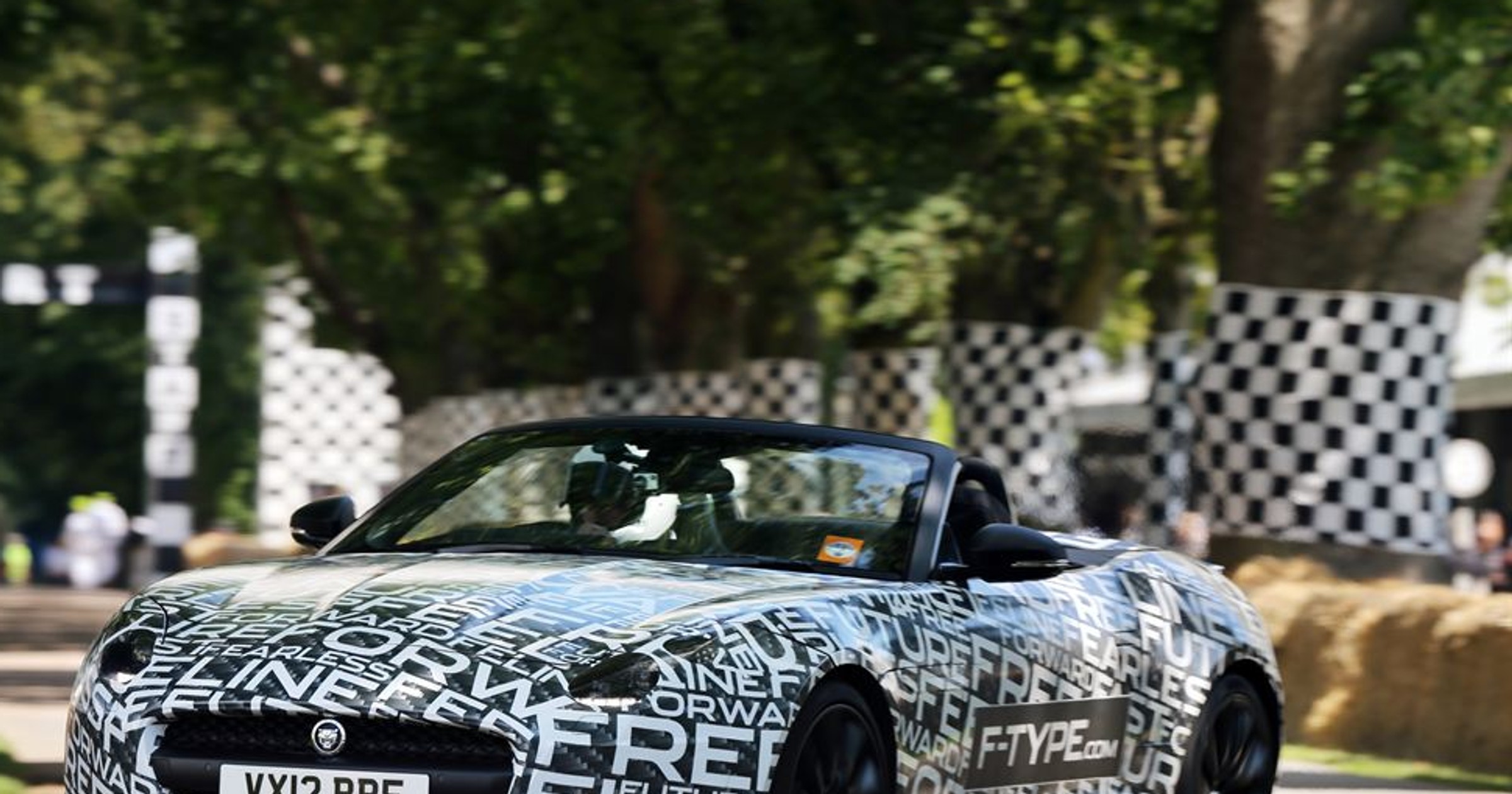 Jaguar F-Type w Goodwood