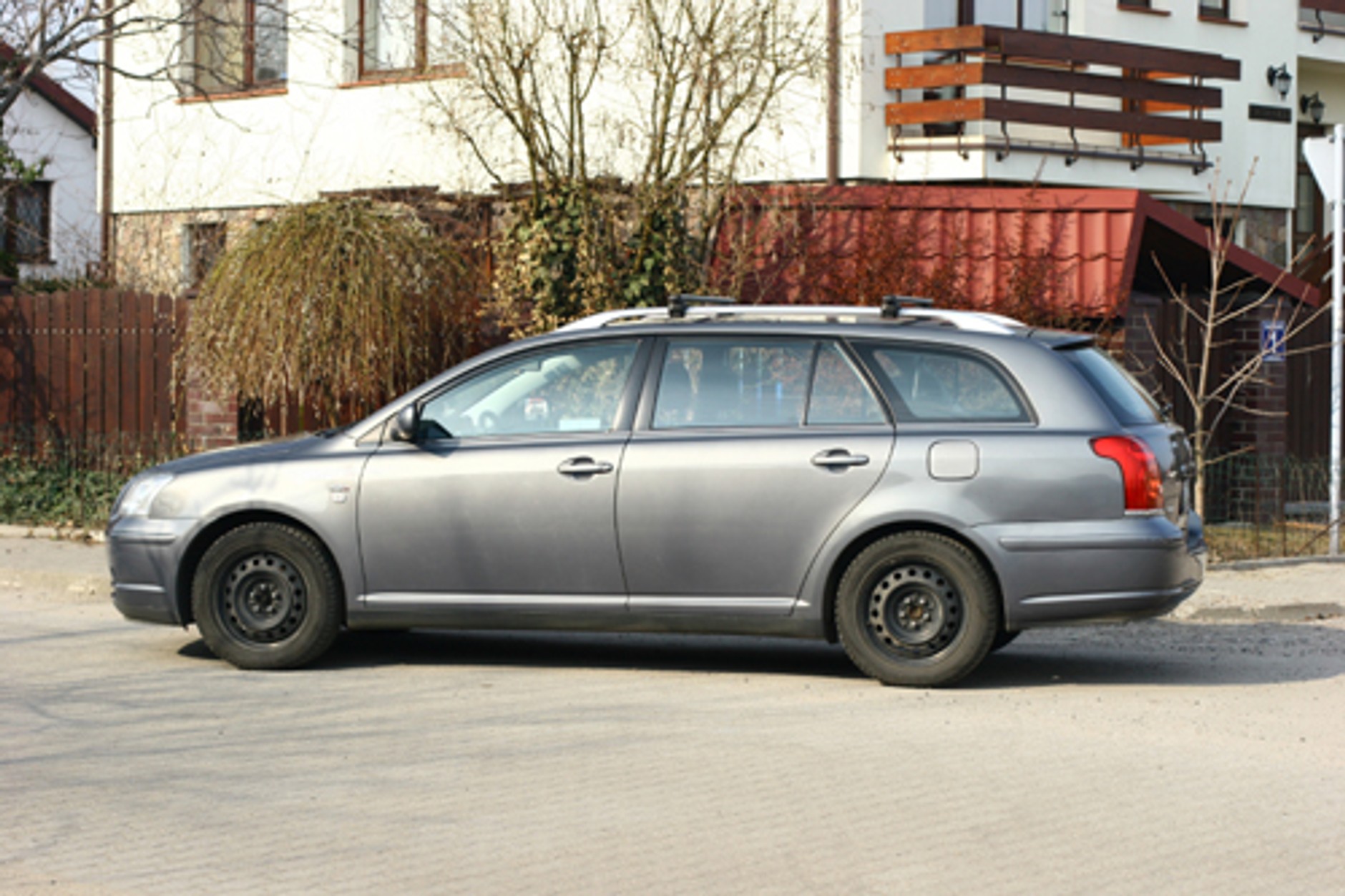 Toyota Avensis 2.0 D-4D - Skaza na honorze