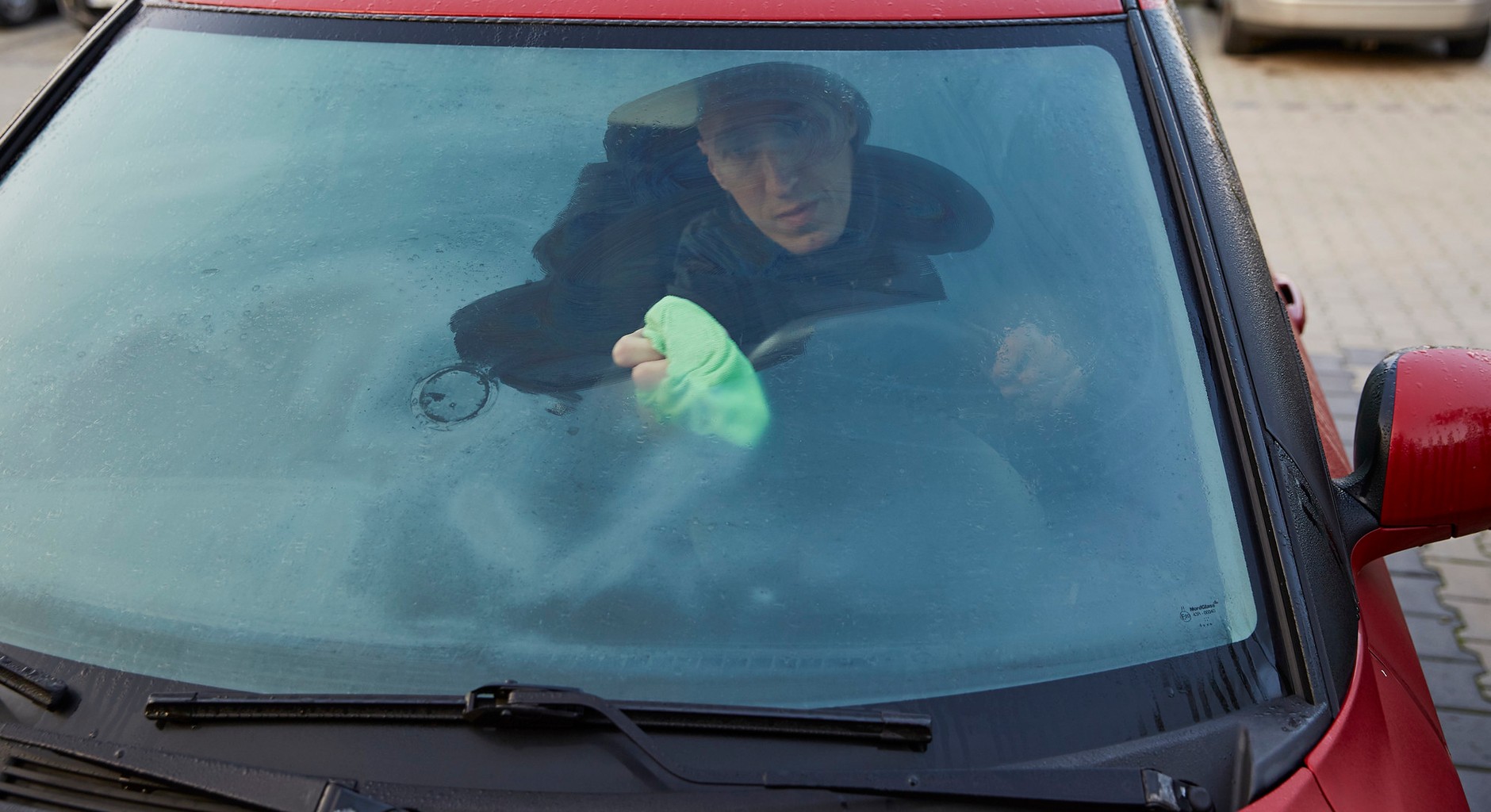 Zaparowane szyby – szmata niewiele tu pomoże, a w każdym razie nie na długo!