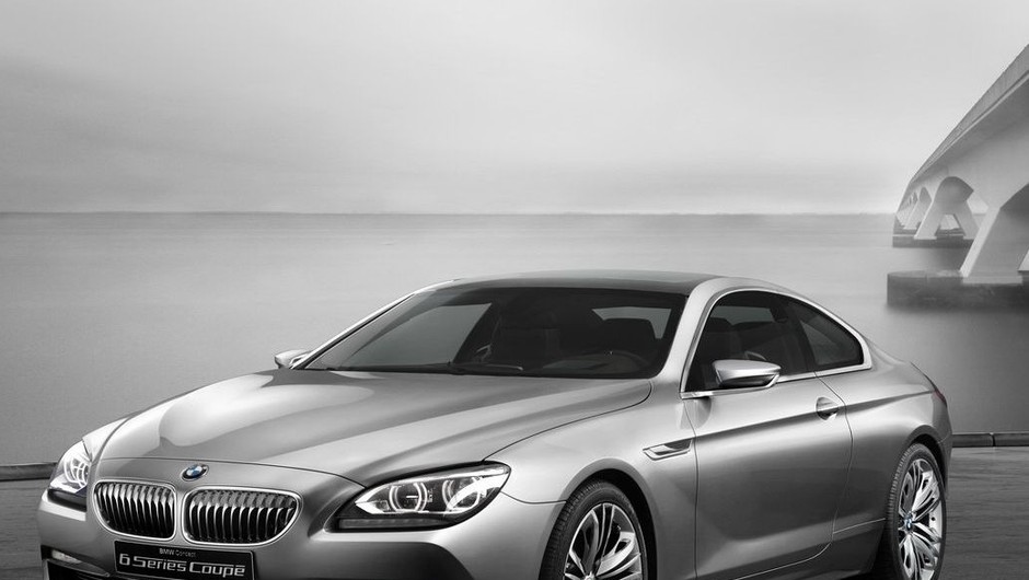 BMW Concept 6 Coupé ozdobą  paryskiego stoiska