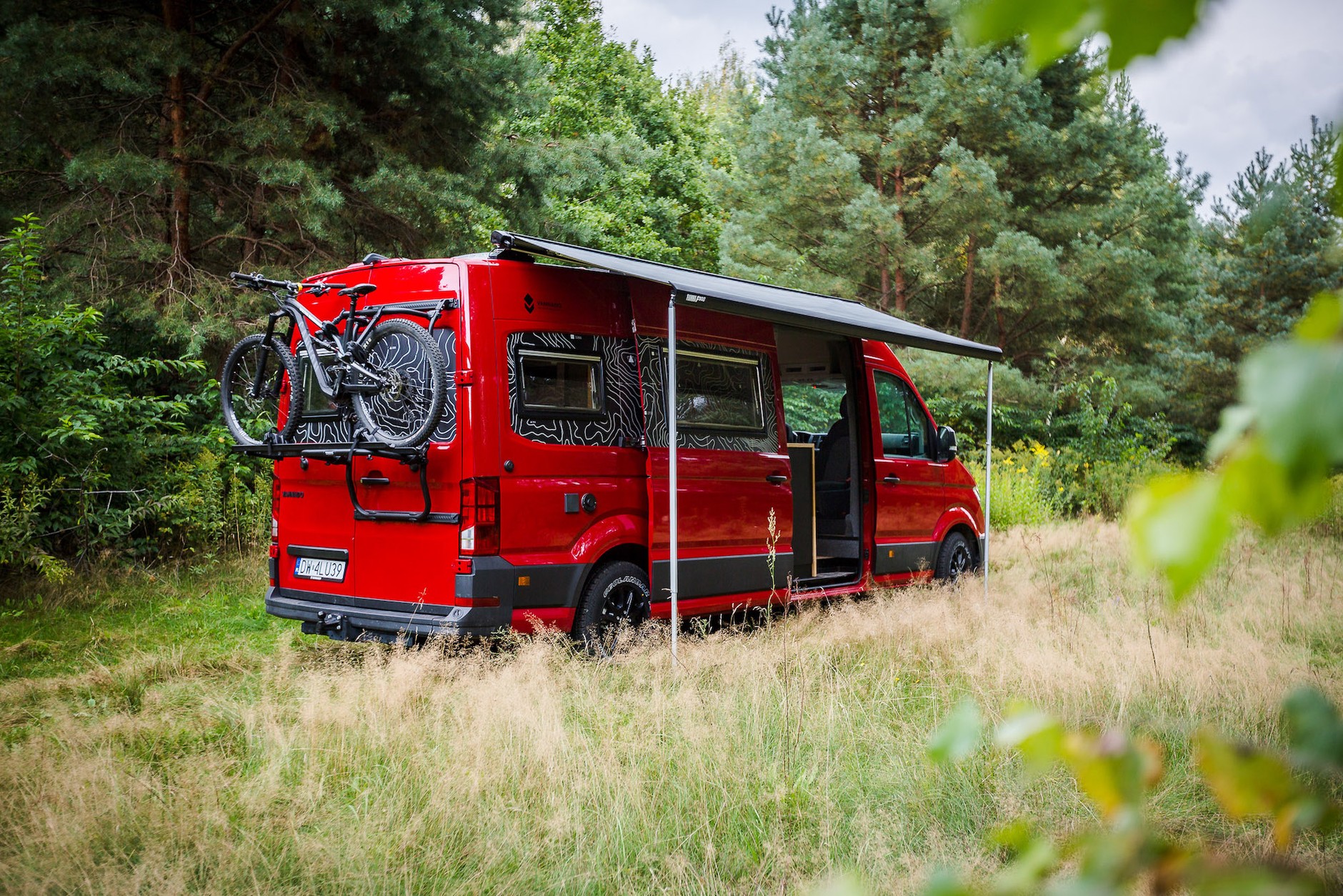 Rzemieślnicza zabudowa może być lepiej dostosowana do oczekiwań konkretnego użytkownika.