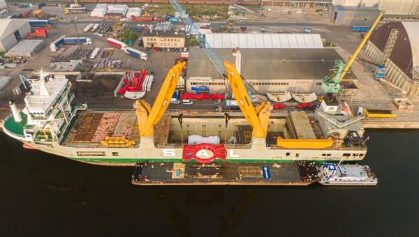 Maszyna TBM dotrze na budowę tunelu S19 z Hiszpanii. Transportują ją barki i 40 ciągników