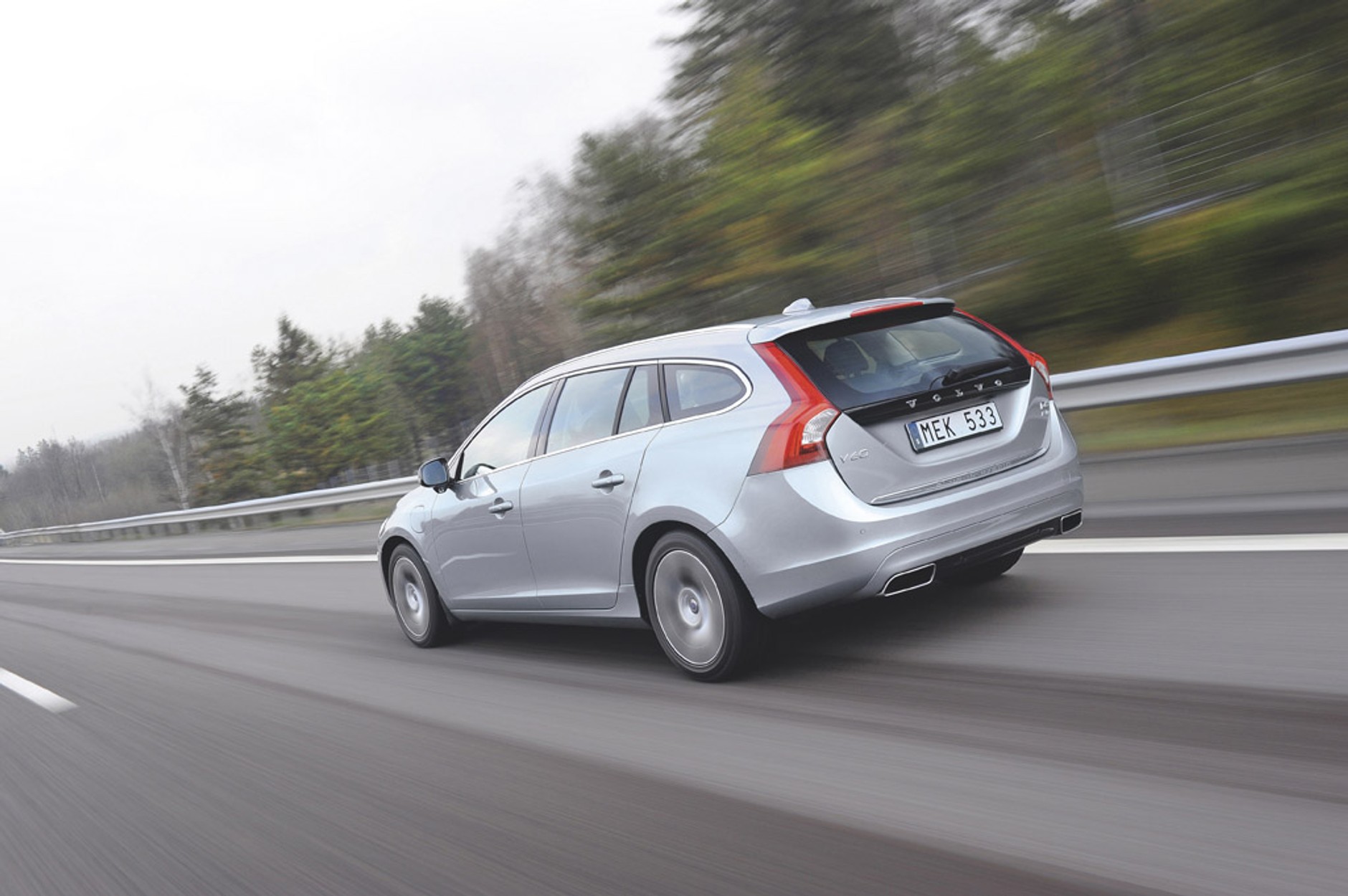 Volvo V60 D6 plug-in-hybrid: świetny design, mocny silnik