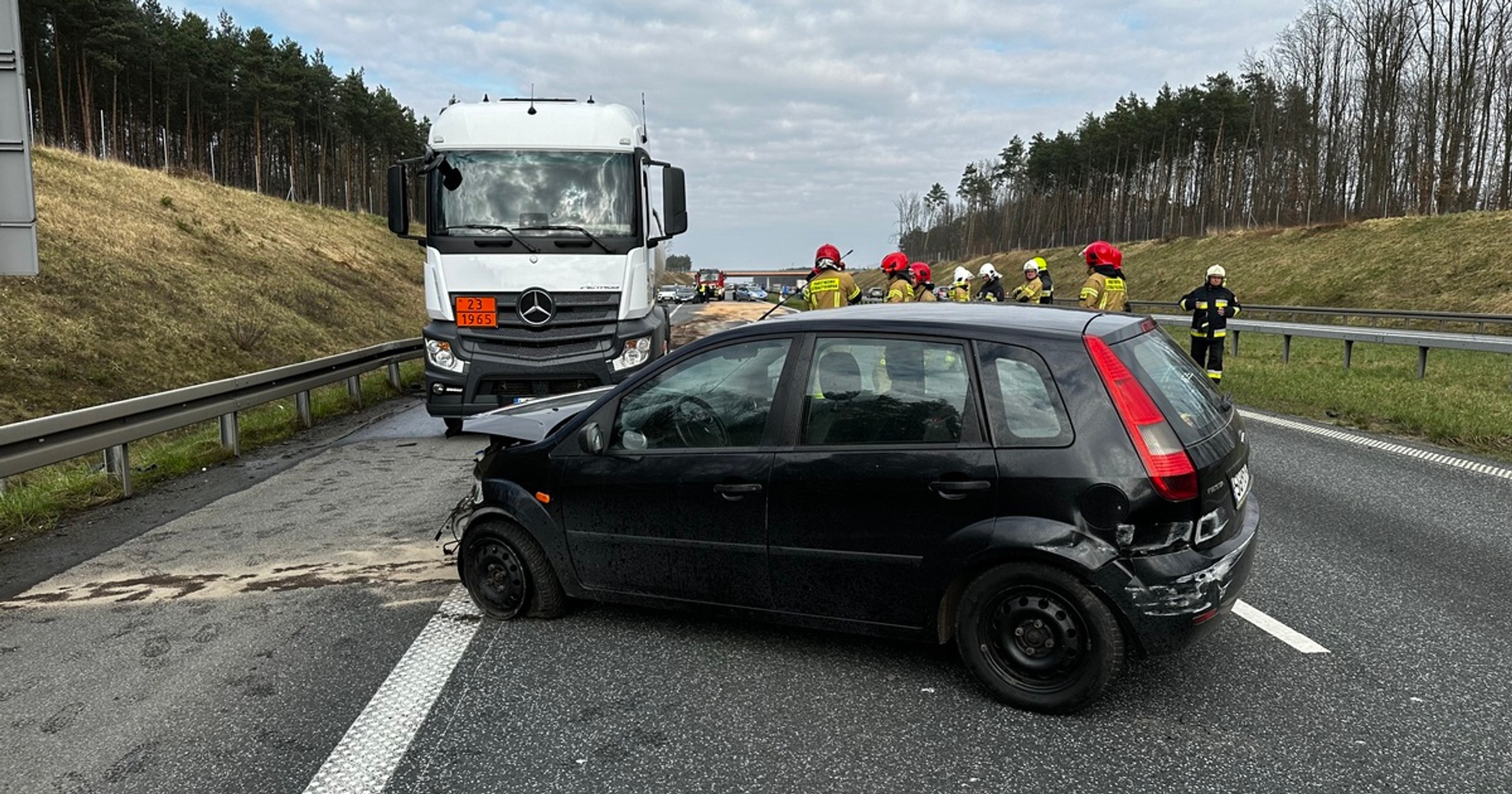 Groźny wypadek na drodze S3. Kierowcy jechali pod prąd