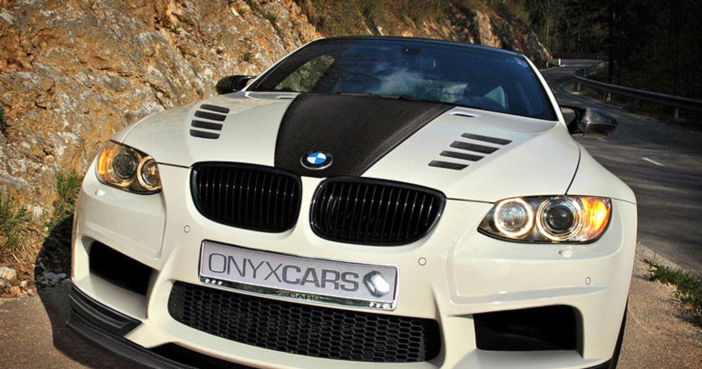 Onyx Concept poprawia BMW M3  
