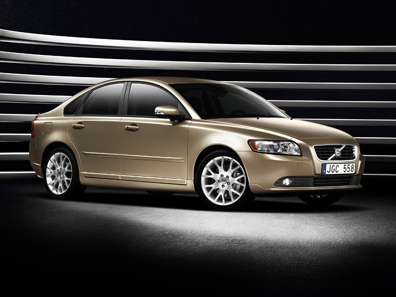 Odmłodzone Volvo S40 i V50 na starcie (WIDEO)