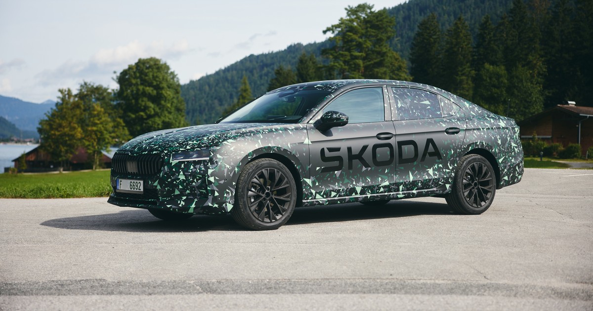 Nová Škoda Superb. Češi před premiérou odhalují některá tajemství