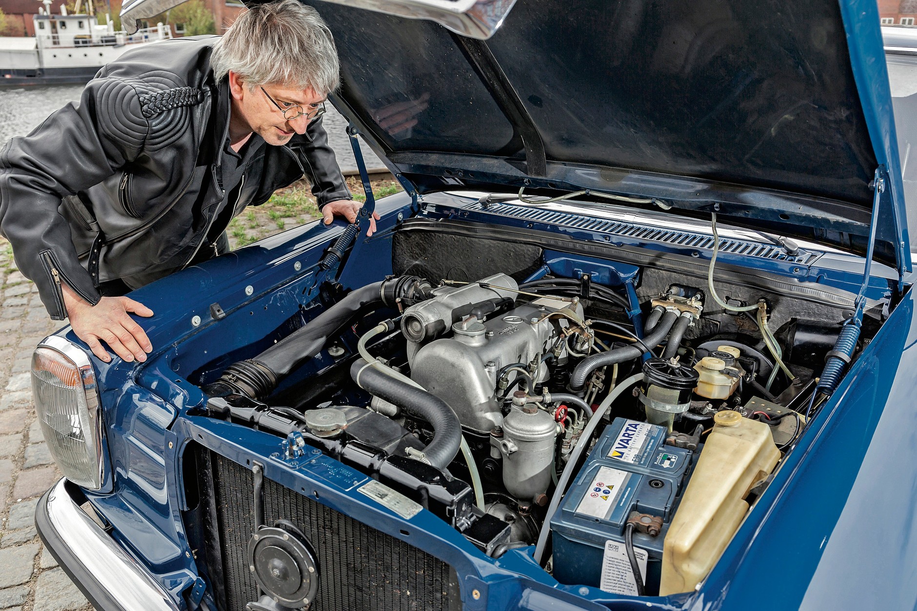 Mercedes-Benz W115 200 D