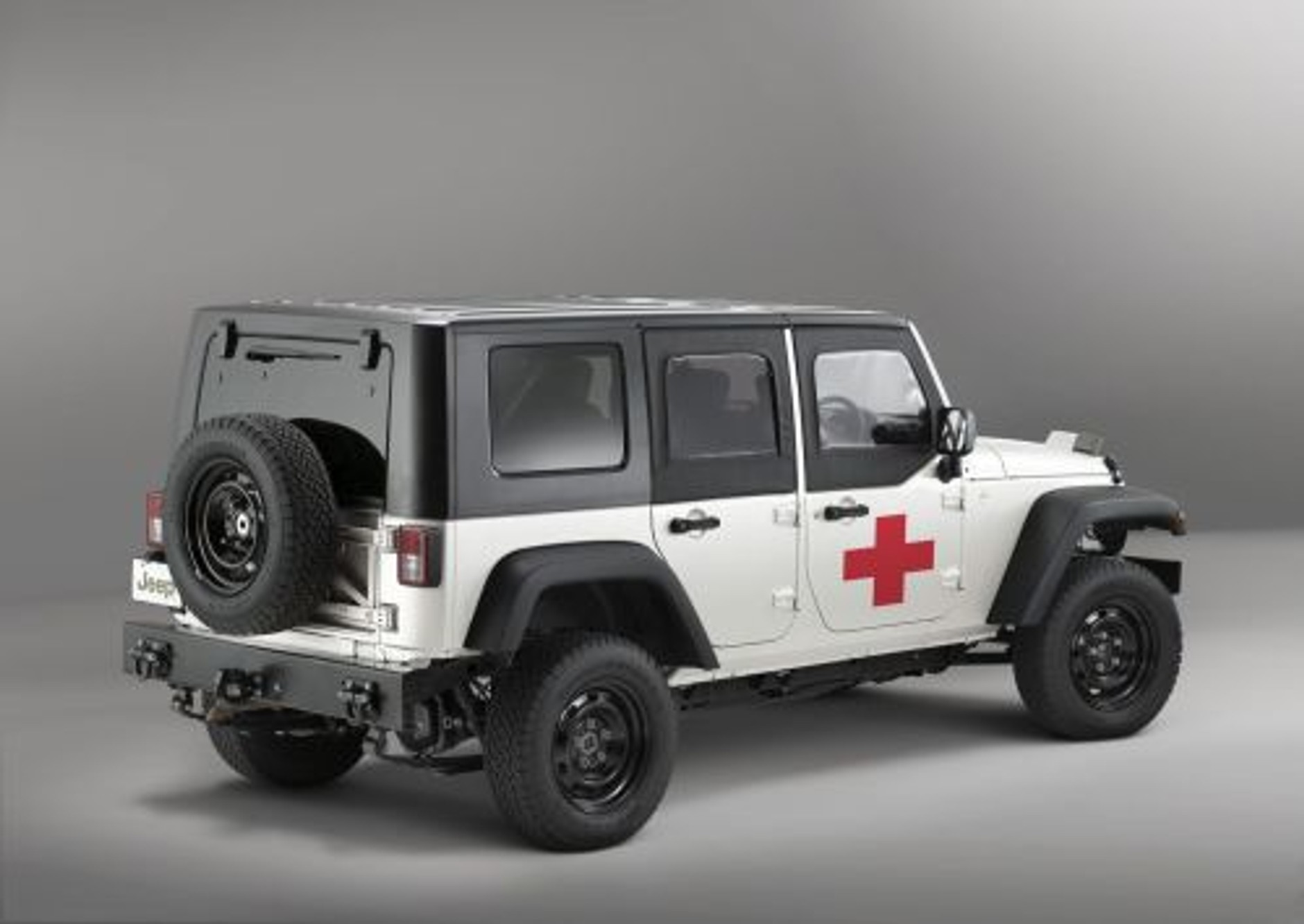 Prezentacja Jeepa J8 na Targach Militarnych w Kielcach