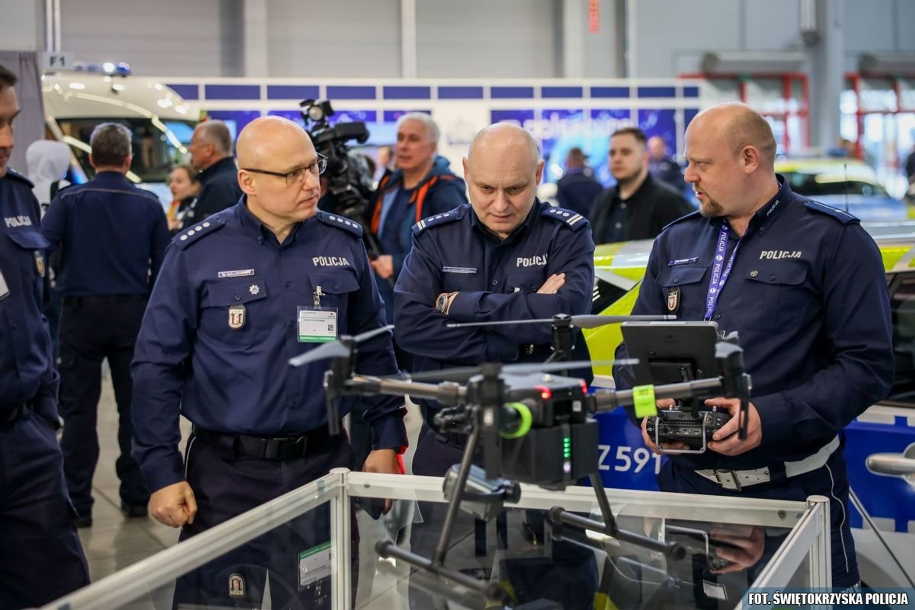 Jak widać, przedstawiciele służb są coraz bardziej zainteresowani nowoczesnymi technologiami. Drony są coraz częściej wykorzystywane do kontroli ruchu drogowego.