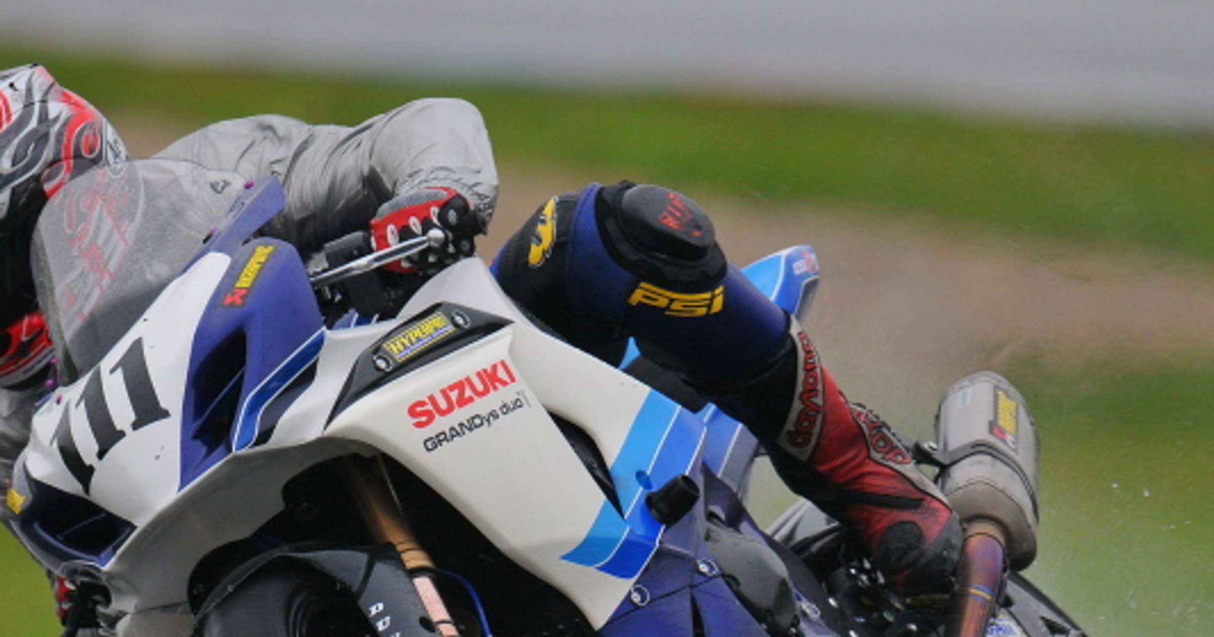 Wyścigowe Mistrzostwa Polski: udany początek Suzuki GRANDys duo