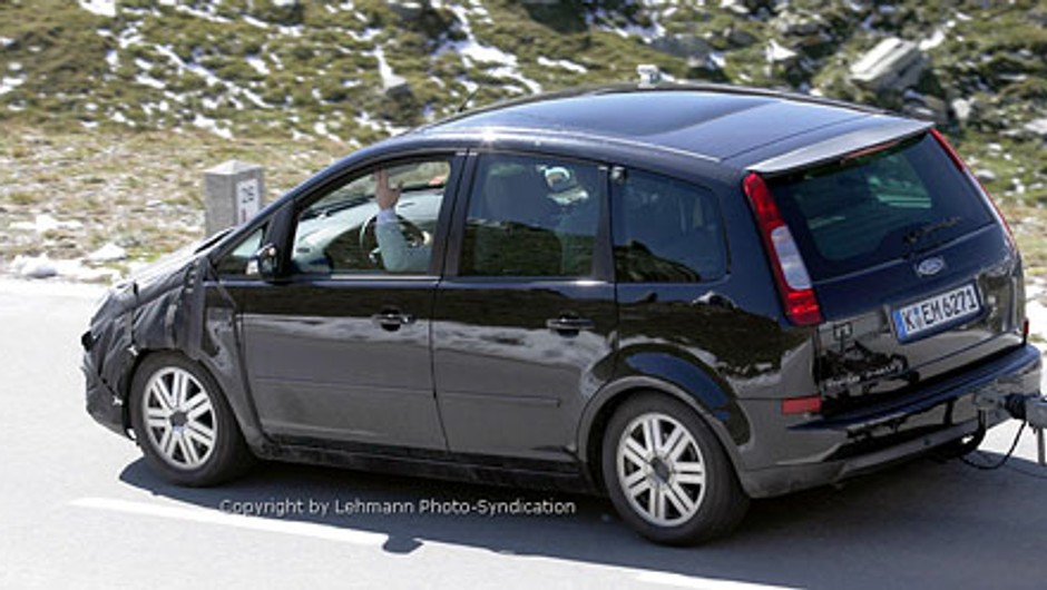 Zdjęcia szpiegowskie: face lifting Focusa C-Max