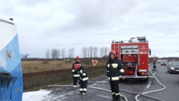 Pożar szkolnego autobusu: są ranne dzieci