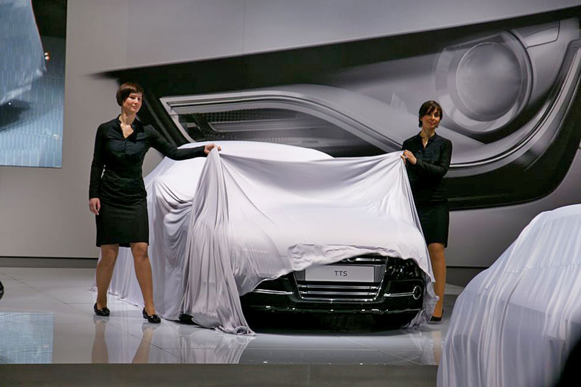 AMI 2010: Audi TT po wiosennym faceliftingu