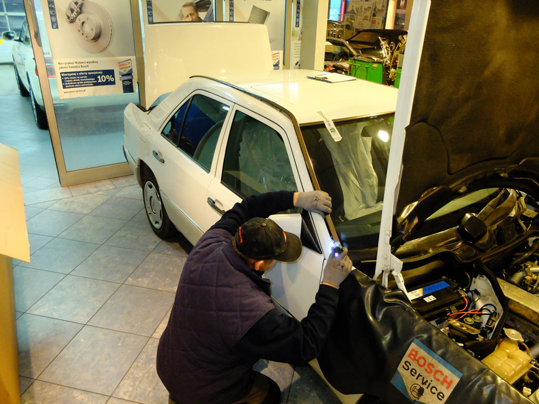 Przednia szyba: wymienić czy naprawiać?