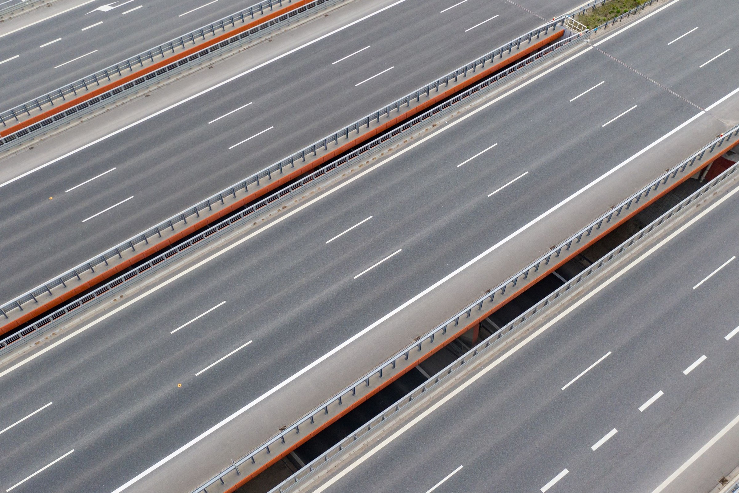 Najdłuższy tunel, most i prosta w Polsce. Siedem rekordowych dróg. Jedna ma... 14 pasów