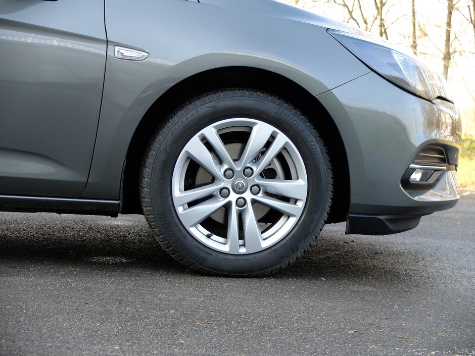 Opel Astra GS Line 1.2/130 KM
