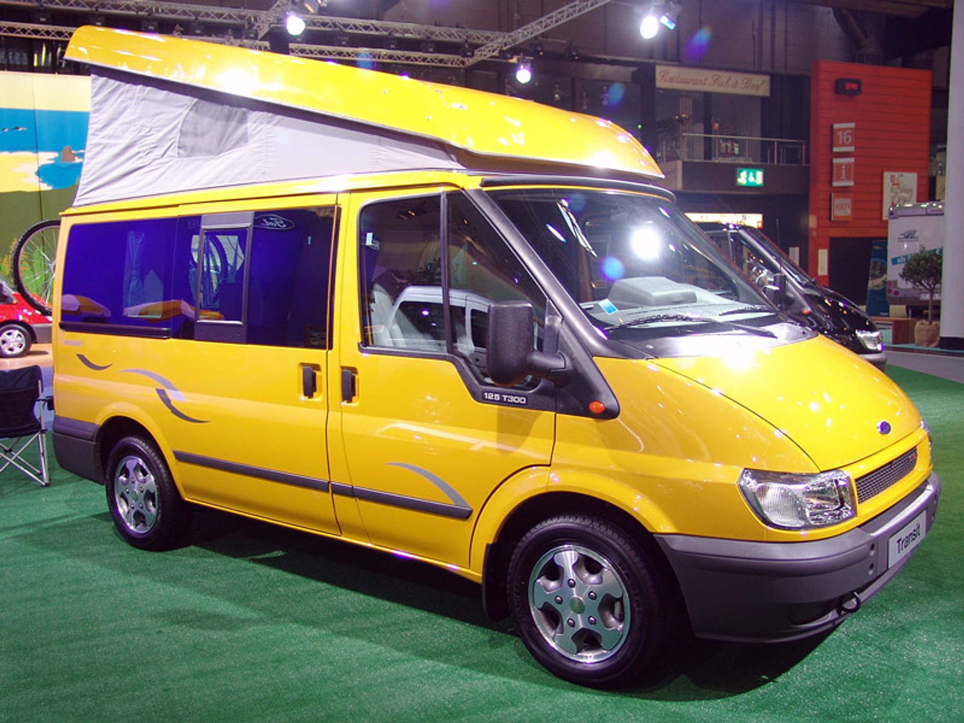 Caravan Salon Düsseldorf 2007: Caddy Life i moda na nowy sezon (fotogaleria)