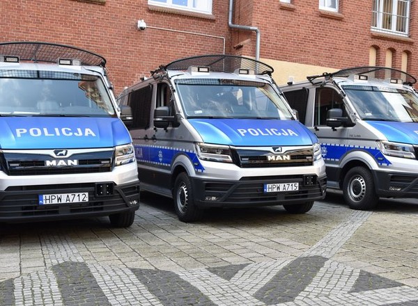 Szczecińska policja wydała ponad 5,5 mln zł. Do taboru trafi 17 nowych radiowozów
