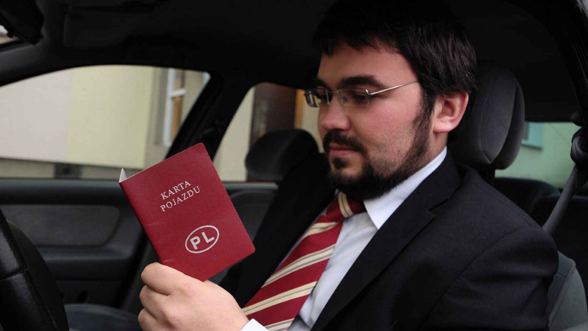 Karty pojazdu nie trzeba zwracać w urzędzie