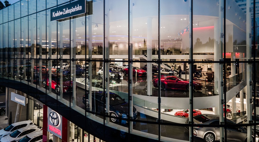 Luksusowe centrum Toyoty i Lexusa w Krakowie