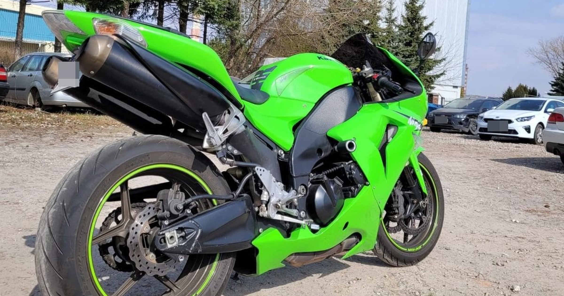 Kierowca motocykla potrącił policjanta, a następnie uciekł z miejsca zdarzenia