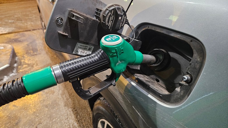 Należy wystrzegać się kilku błędów przy tankowaniu. Zdjęcie ilustracyjne