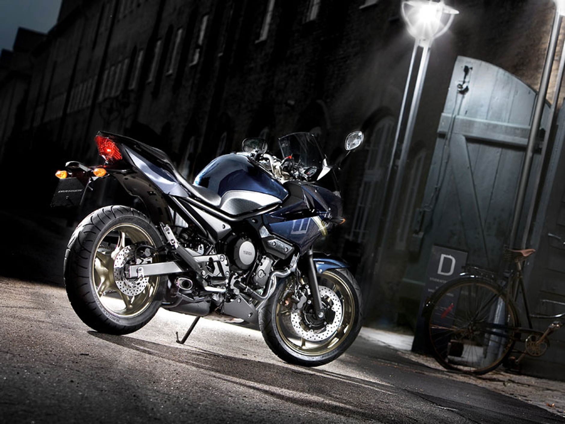 Yamaha XJ6 Diversion i XVS 950A Midnight Star - nowości na rok 2009