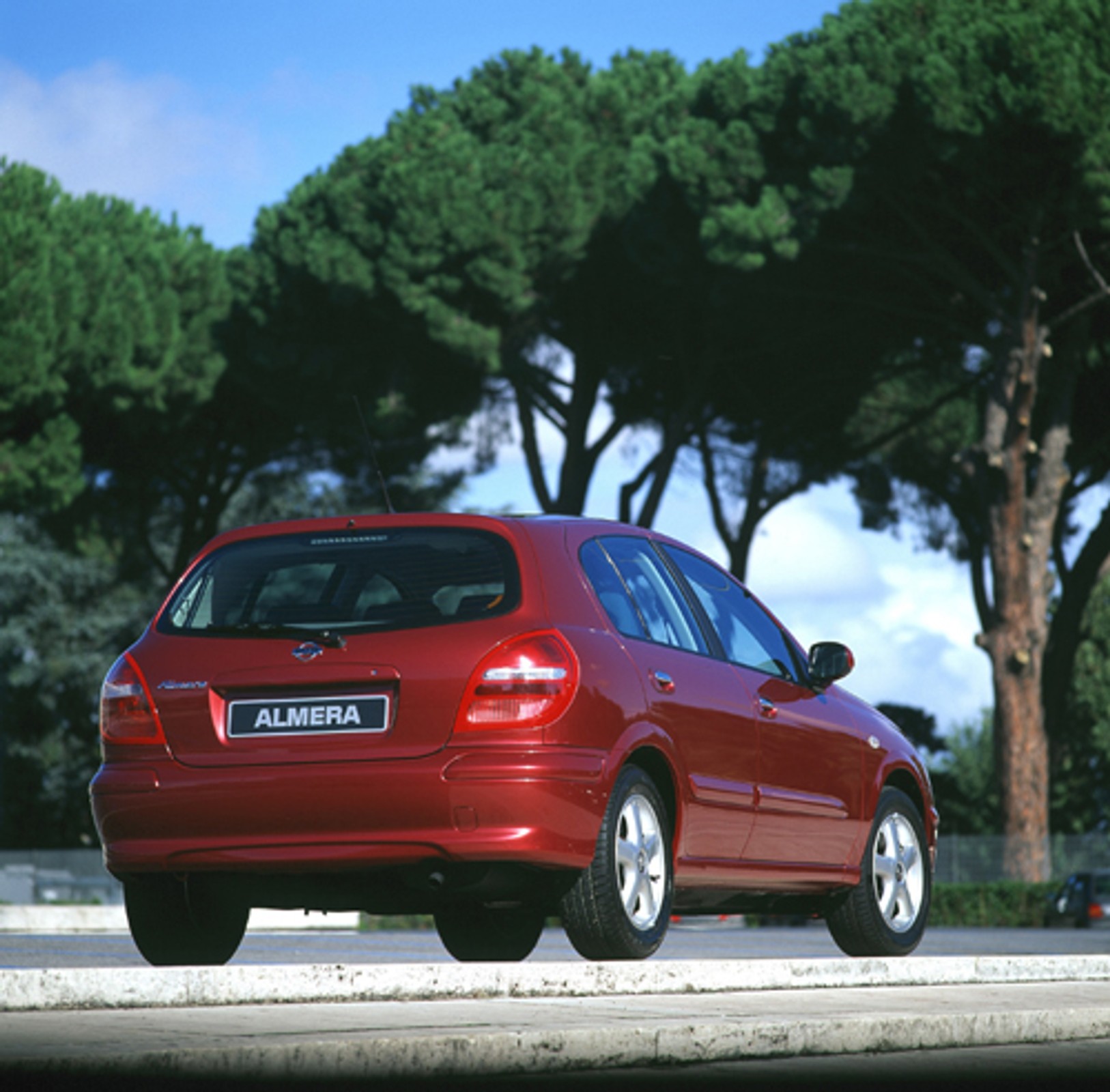 Nissan Almera II - Japończyk tylko z nazwy?