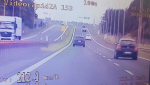 Pędził ponad 200 km/h po ekspresówce. Policjanci z grupy Speed nałożyli na niego rekordowy mandat
