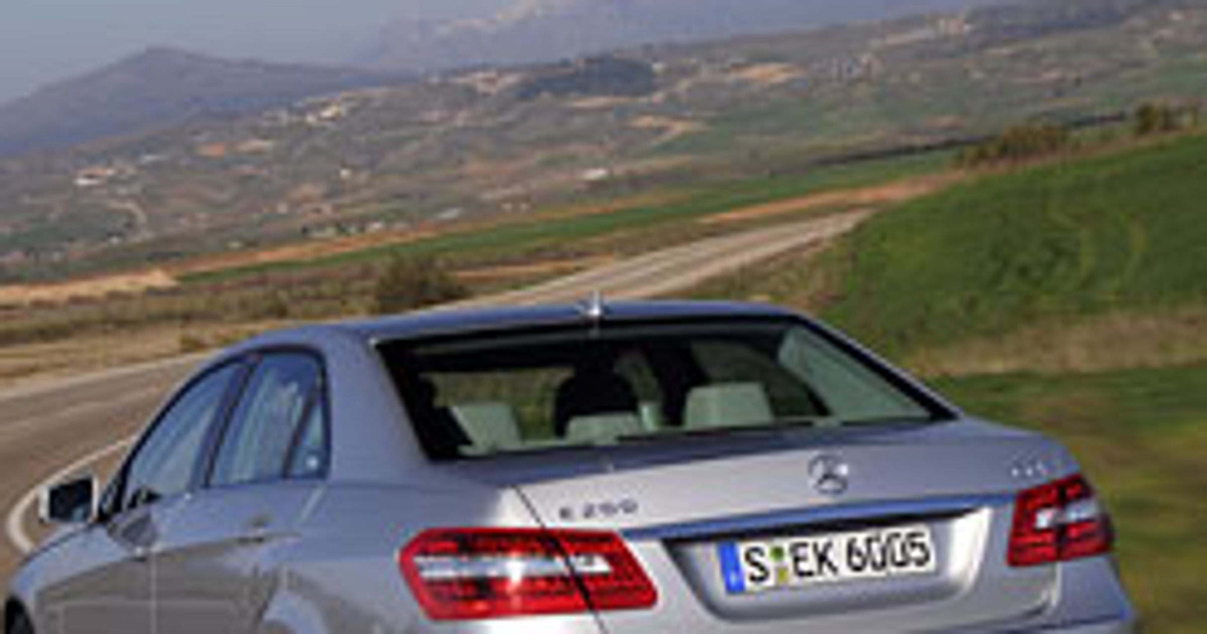 Mercedes-Benz E 200 CGI i E 200 CDI: nowy silnik dla E-Klasy